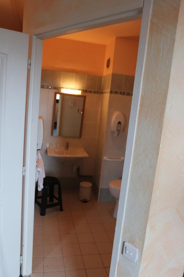 Hotel Saint Jean Монклар Екстериор снимка