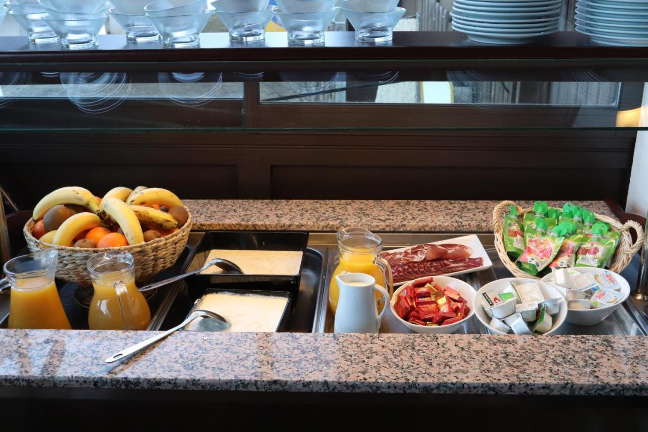 Hotel Saint Jean Монклар Екстериор снимка