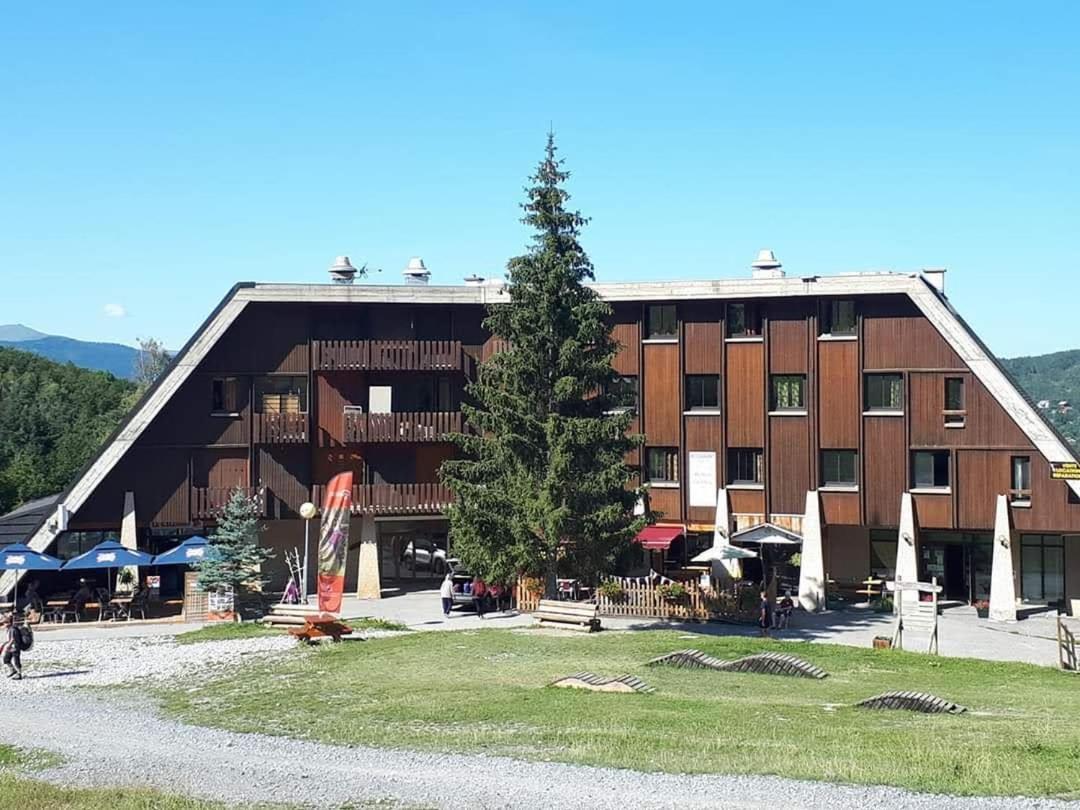 Hotel Saint Jean Монклар Екстериор снимка
